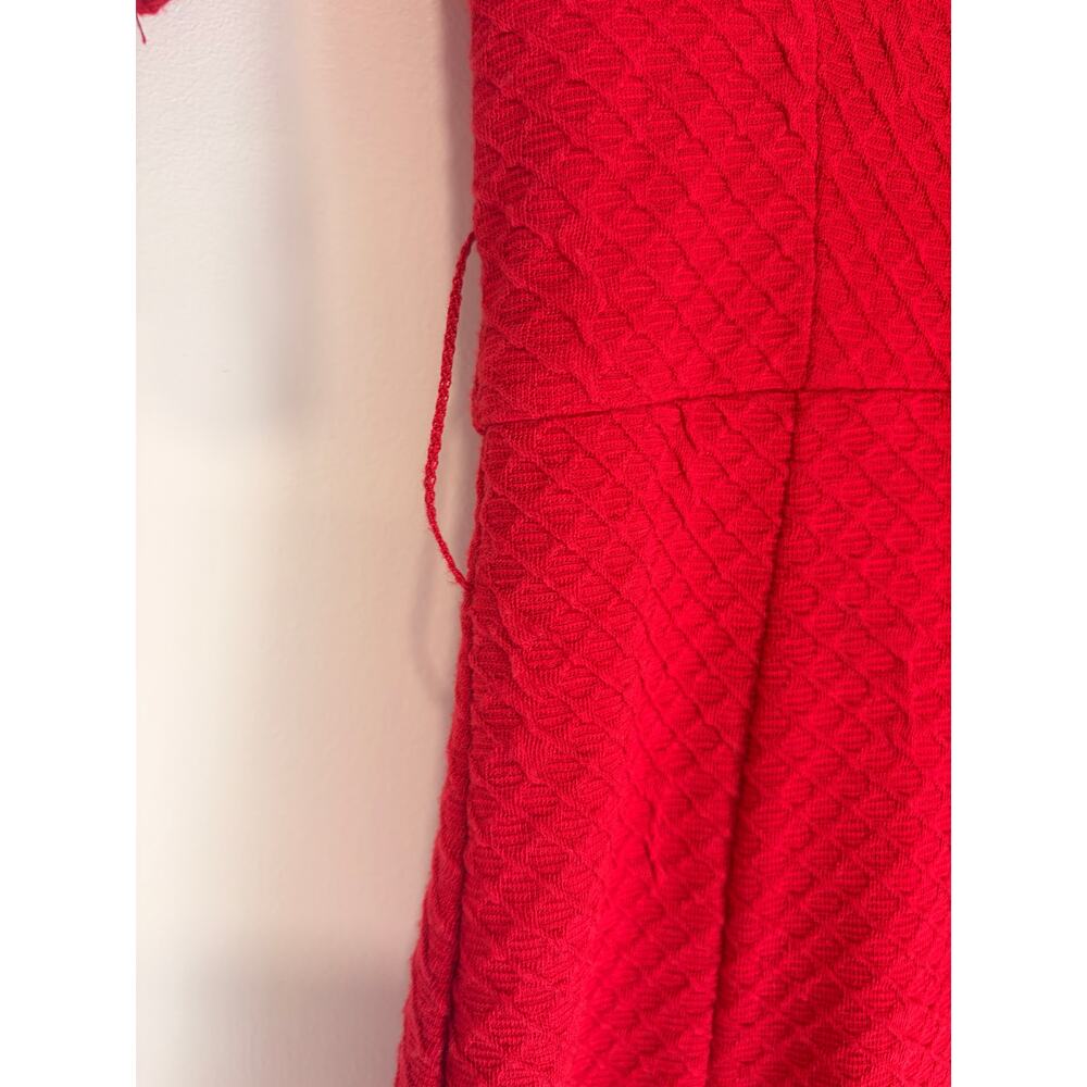 bebe Red Fitted V-Neck Short Sleeve Sheath Dress - Picture 4 of 9